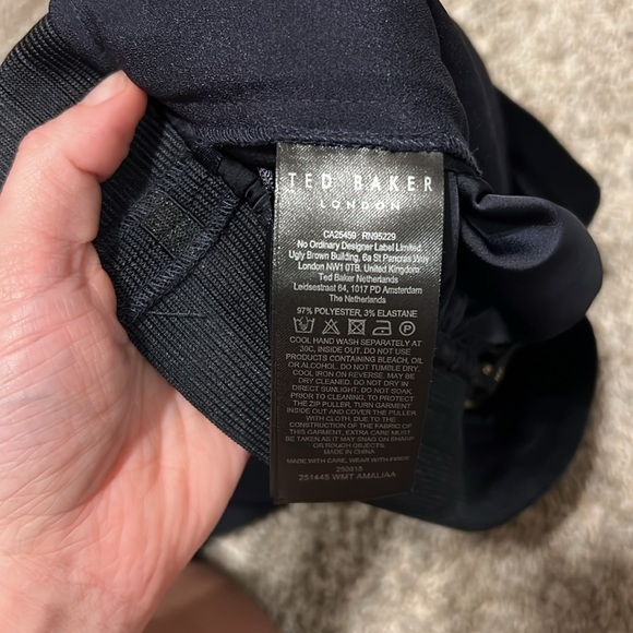 TED BAKER LONDON Pintuck Straight Leg Trouser Pant Amalia size 0 NAVY - Picture 11 of 16